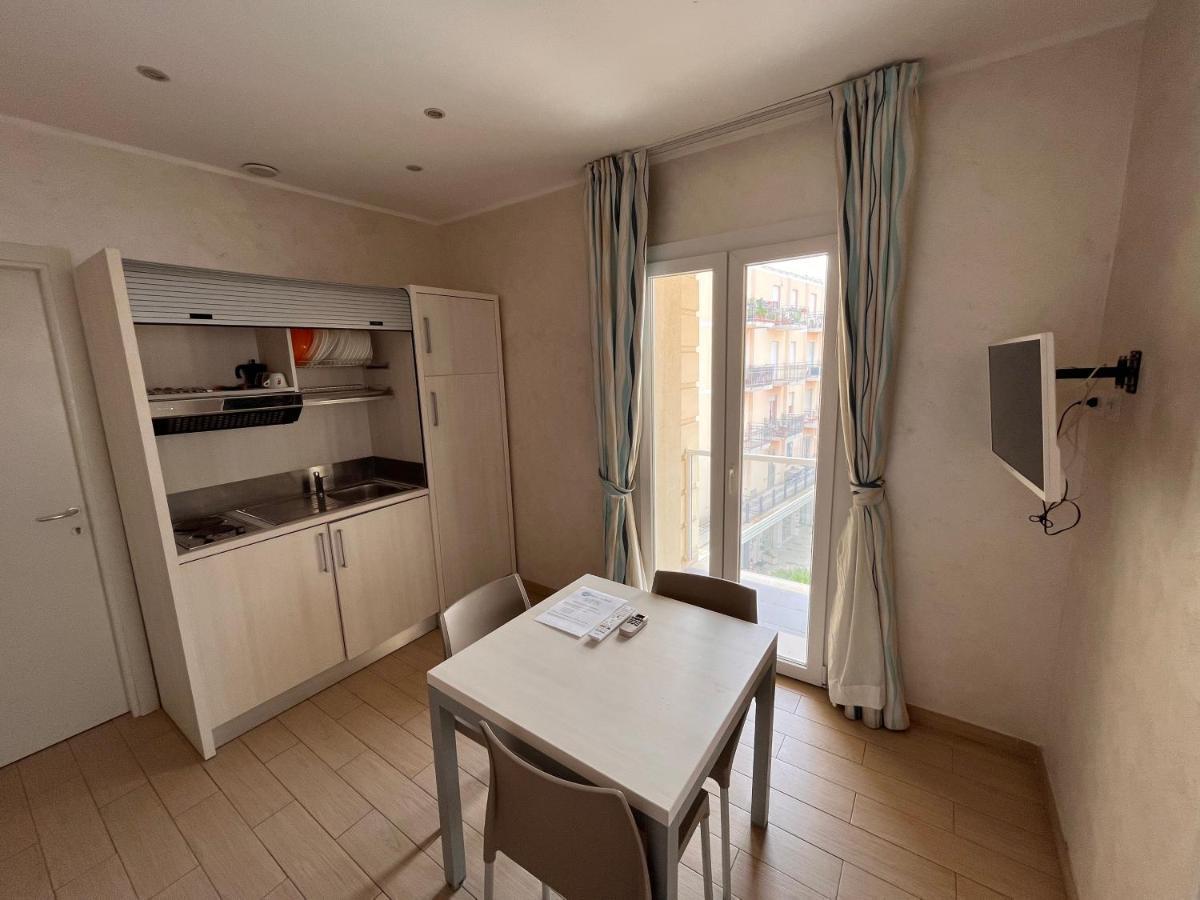 Marina Beach Aparthotel Rimini Exterior photo
