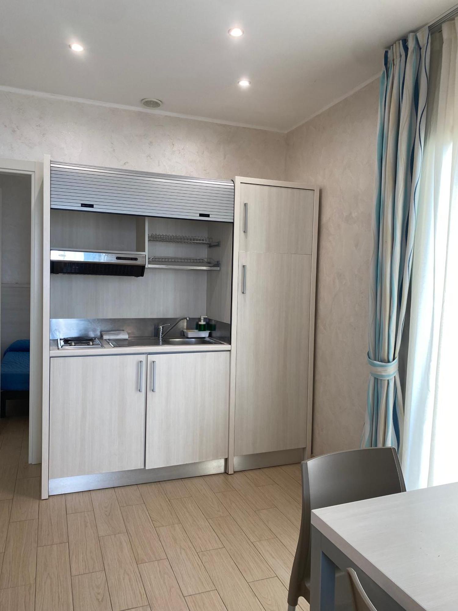 Marina Beach Aparthotel Rimini Exterior photo