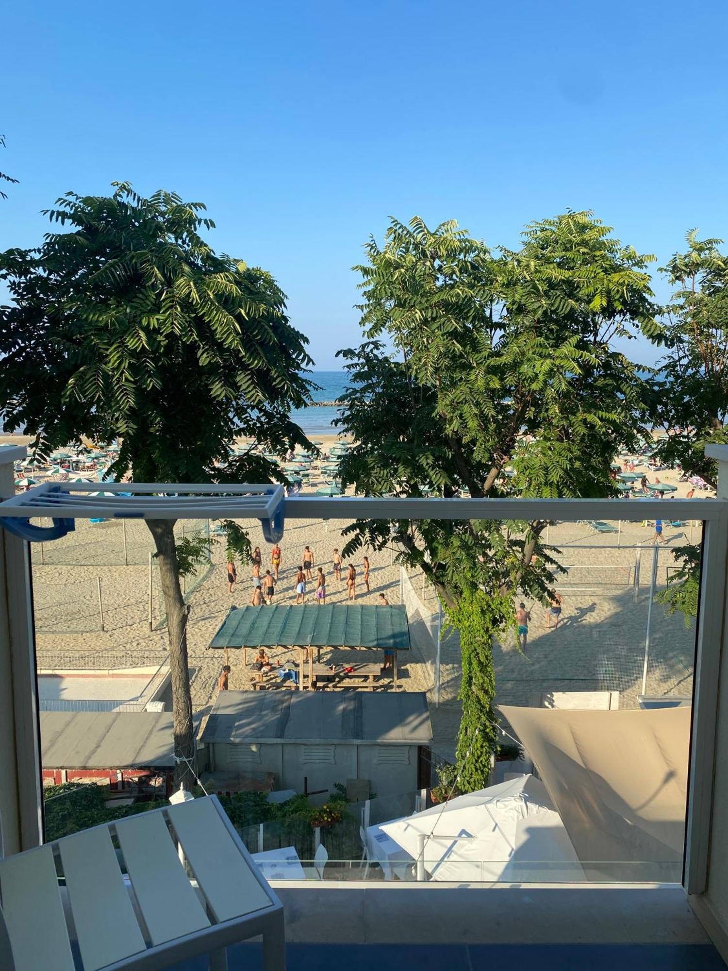 Marina Beach Aparthotel Rimini Exterior photo