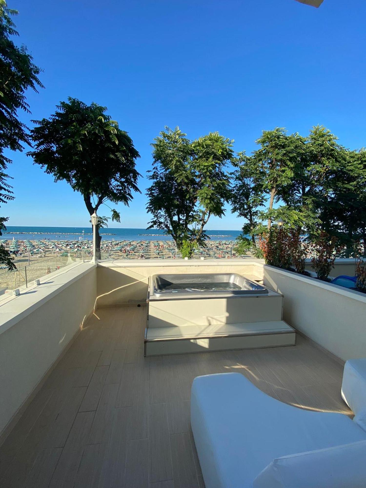 Marina Beach Aparthotel Rimini Exterior photo
